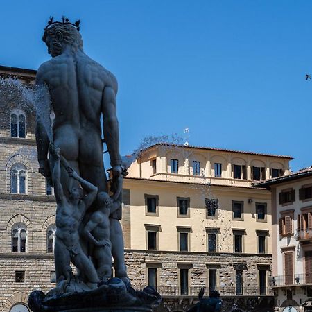 Apartments Florence - Palazzo Signoria Luxury Apartments 10- Giuditta Luaran gambar